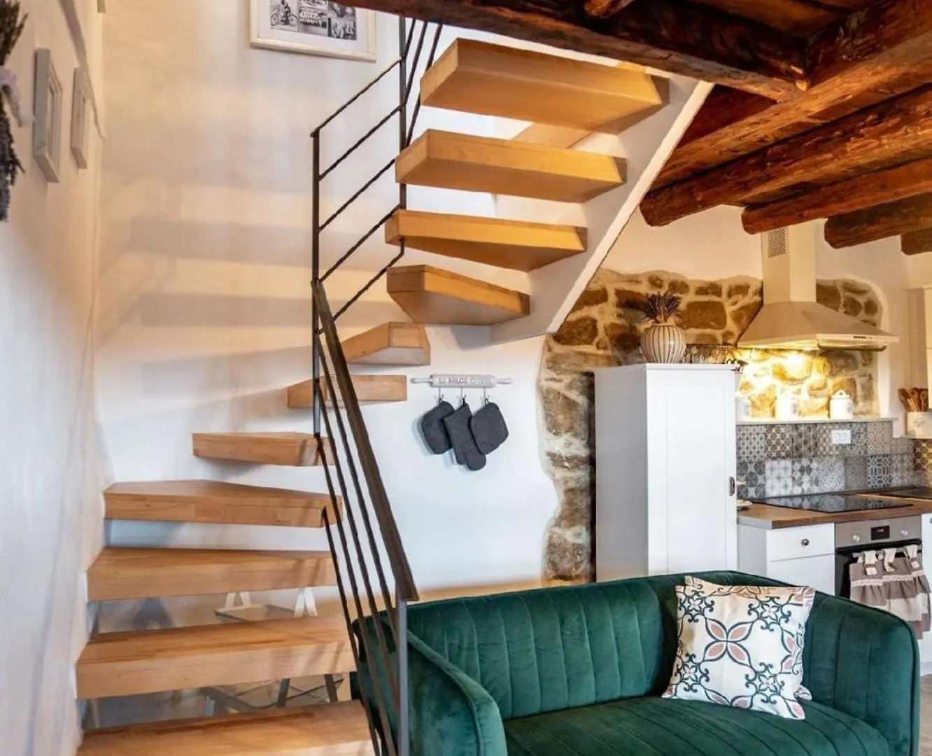 Apartment In Lopar Mit Garten, Grill Und Terrasse 0*,  Croatia