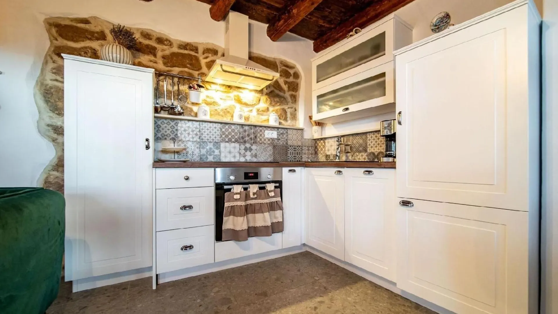Apartment In Lopar Mit Garten, Grill Und Terrasse Croatia