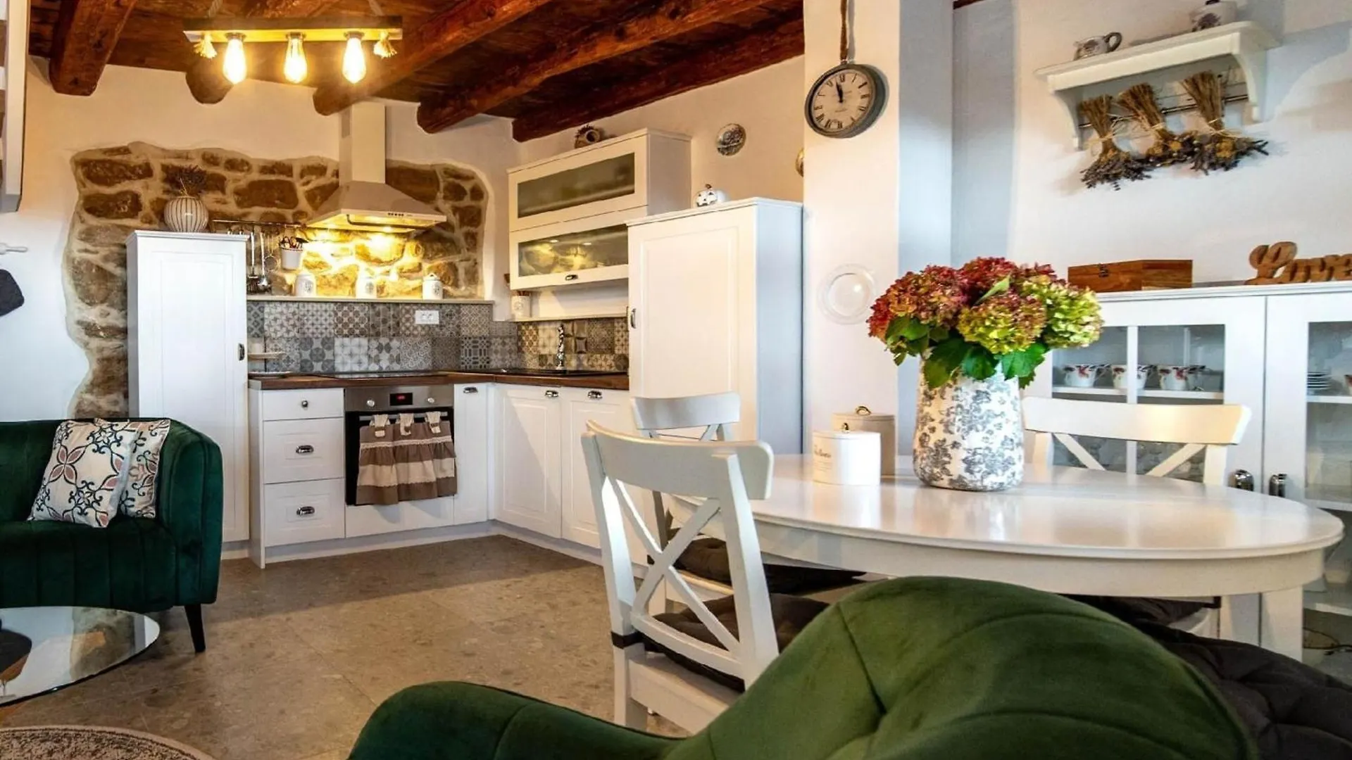 Apartment In Lopar Mit Garten, Grill Und Terrasse Croatia