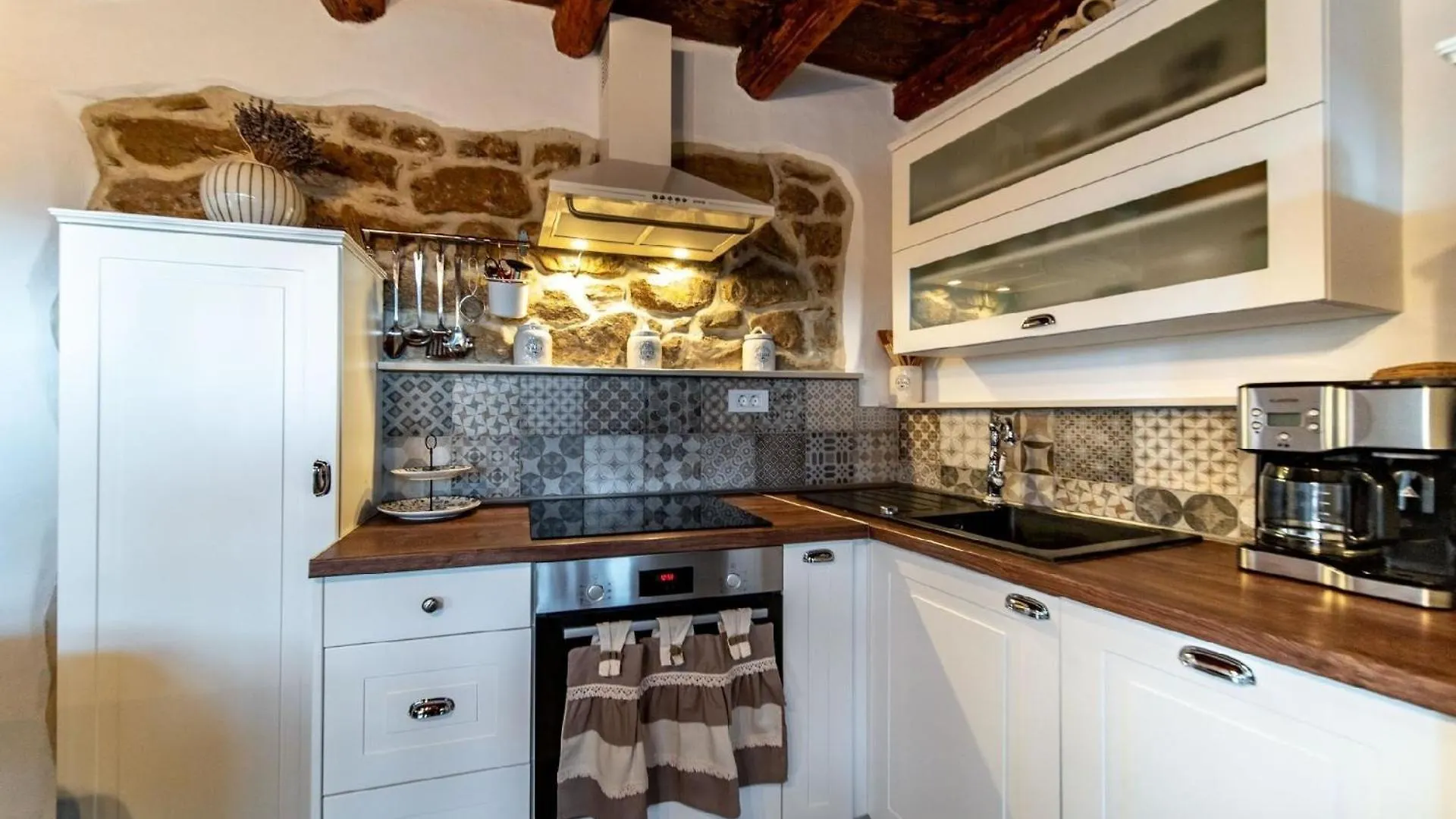 Apartment In Lopar Mit Garten, Grill Und Terrasse Croatia