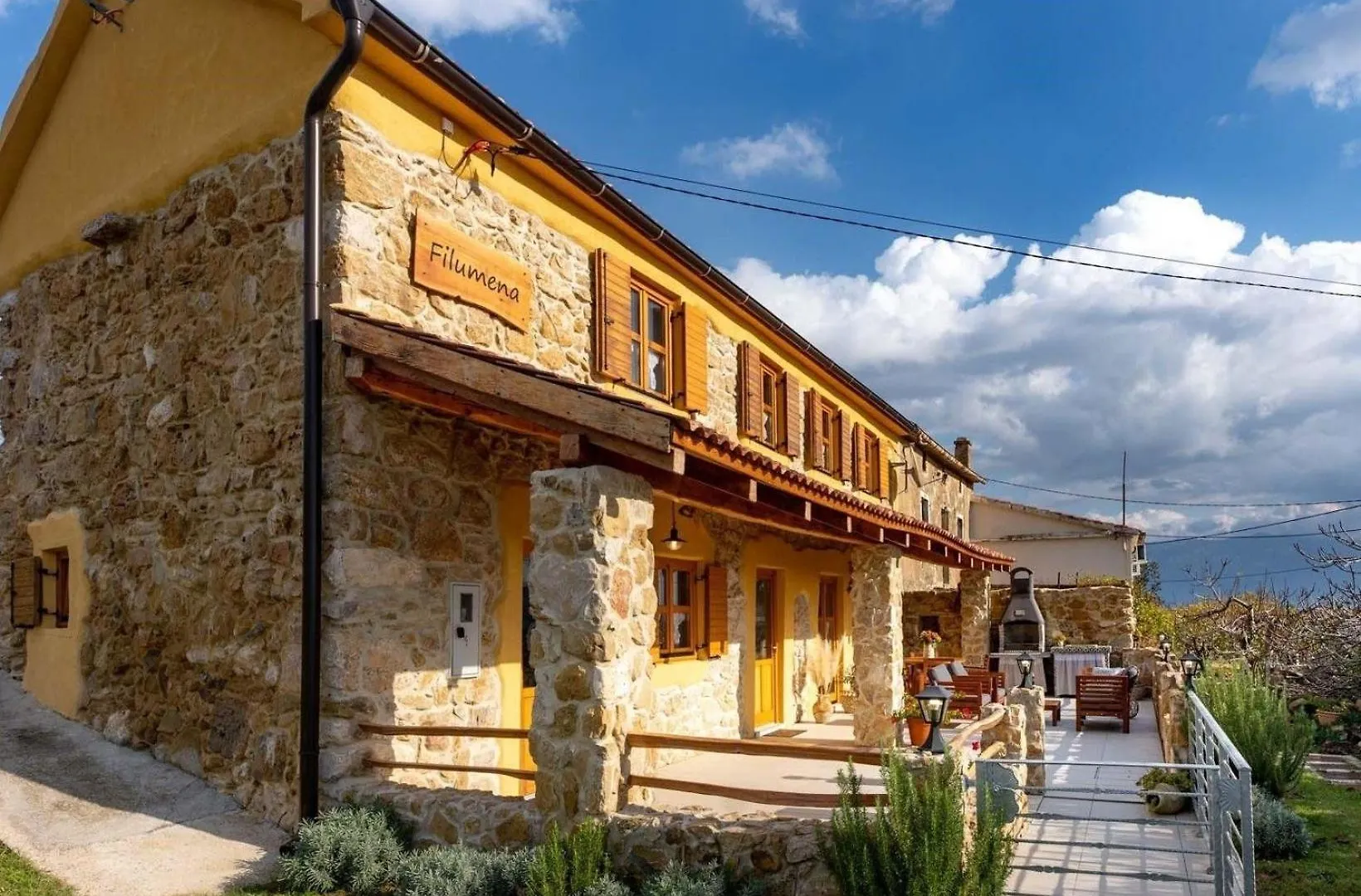 Apartment In Lopar Mit Garten, Grill Und Terrasse 0*,